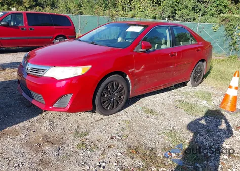 2013 Toyota Camry L z USA, uszkodzony, nr VIN 4T4BF1FK9DR279602
